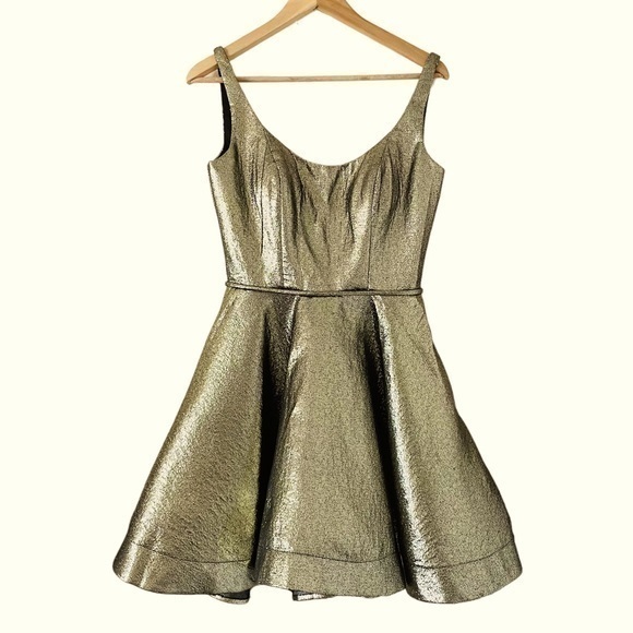 LA FEMME Metallic Fit & Flare Cocktail Dress Size 8 - Picture 3 of 13